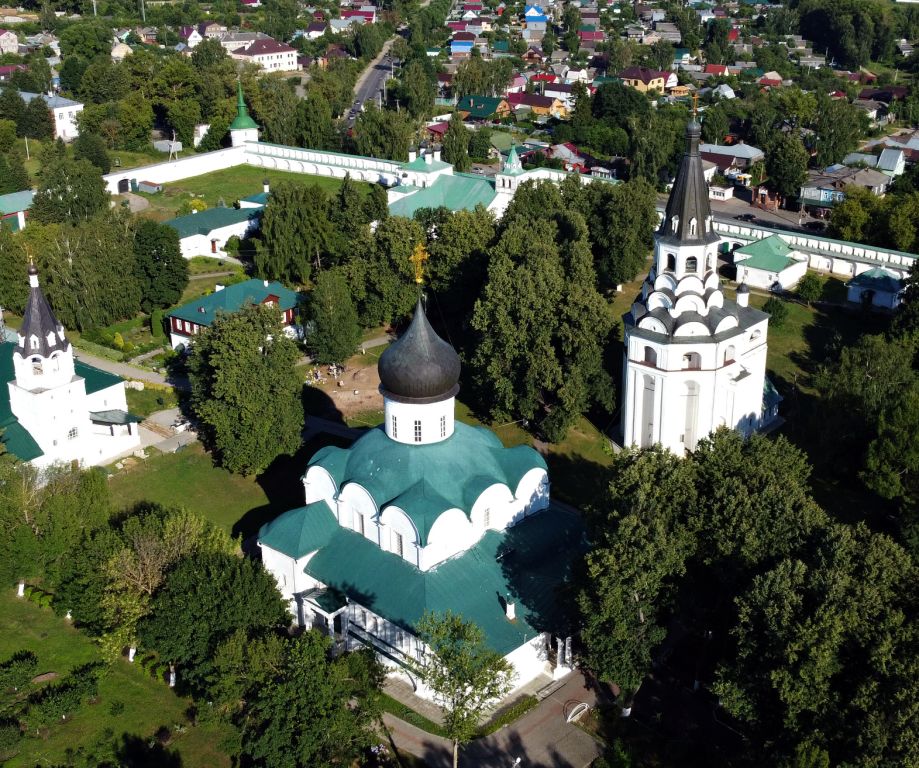 Успенский монастырь. Церковь-колокольня Распятия Христова, Александров (Александровский район, Владимирская область). общий вид в ландшафте