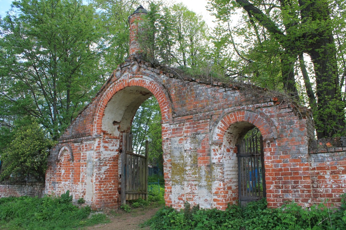 Церковь Вознесения Господня (старая), Зарубино (Городецкий район, Нижегородская область). дополнительная информация, Церковная ограда