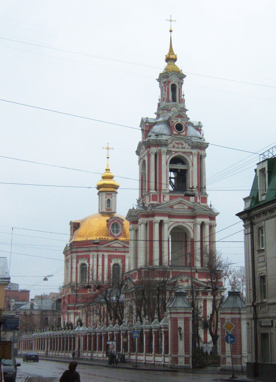 Церковь Никиты мученика (Владимирской иконы Божией Матери) в Старой Басманной слободе, Басманный (Центральный административный округ (ЦАО), г. Москва). общий вид в ландшафте