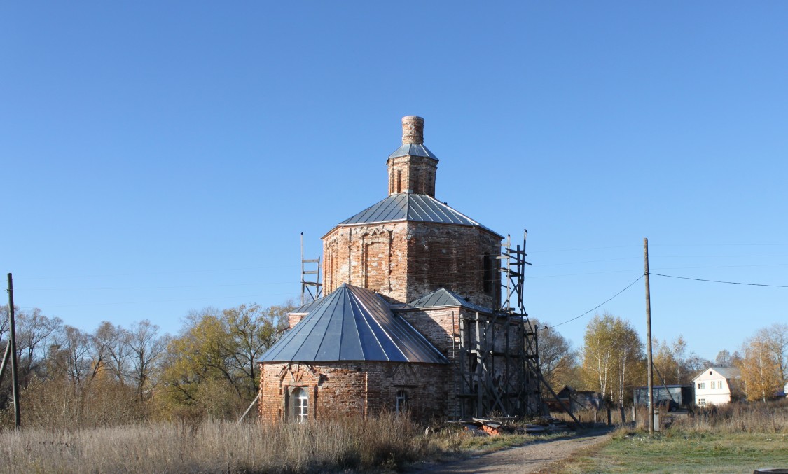 Теренеево. Церковь Михаила Архангела. фасады, Вид с северо - востока