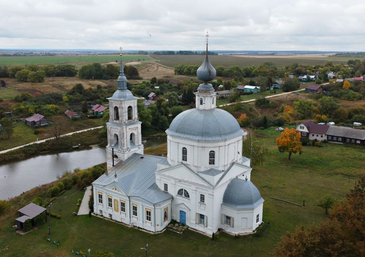 Лыково. Церковь Покрова Пресвятой Богородицы. общий вид в ландшафте