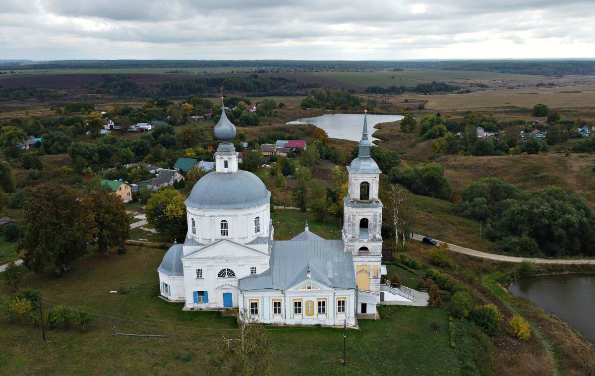 Лыково. Церковь Покрова Пресвятой Богородицы. общий вид в ландшафте