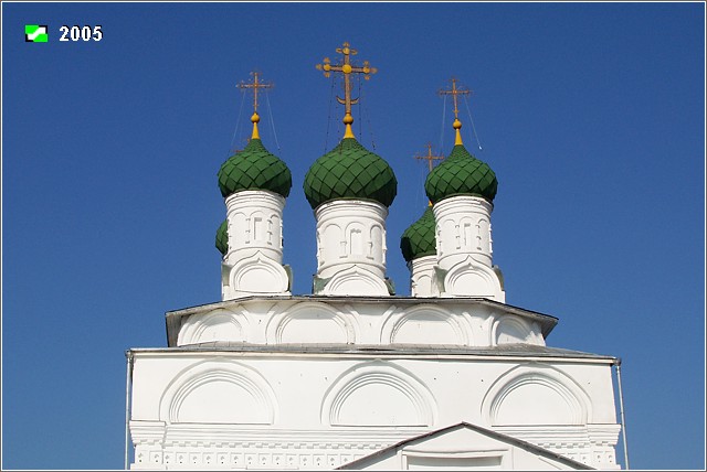 Богоявленский монастырь. Церковь Богоявления Господня, Мстёра (Вязниковский район, Владимирская область). архитектурные детали, Завершение основного объёма