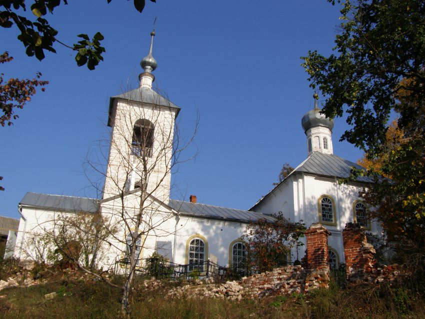 Церковь Смоленской иконы Божией Матери, Малые Липки (Вязниковский район, Владимирская область). общий вид в ландшафте