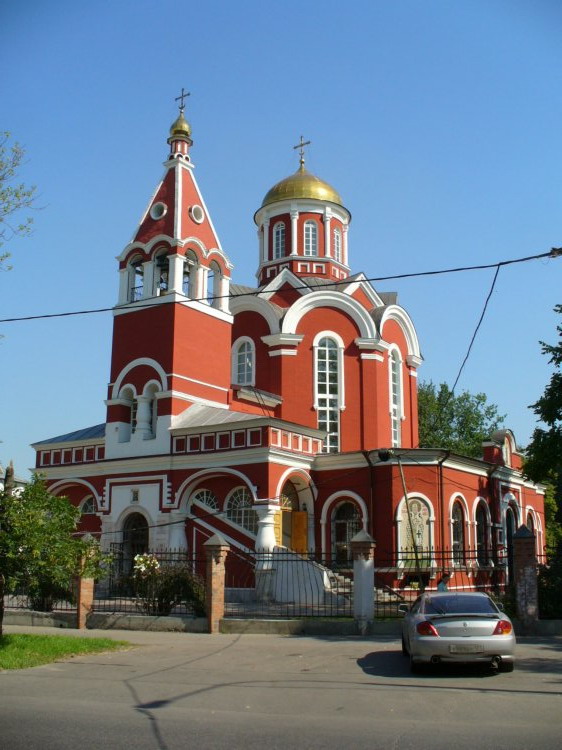 Аэропорт. Церковь Благовещения Пресвятой Богородицы в Петровском парке. фасады