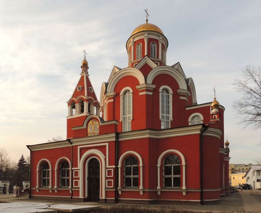 Аэропорт. Церковь Благовещения Пресвятой Богородицы в Петровском парке. фасады