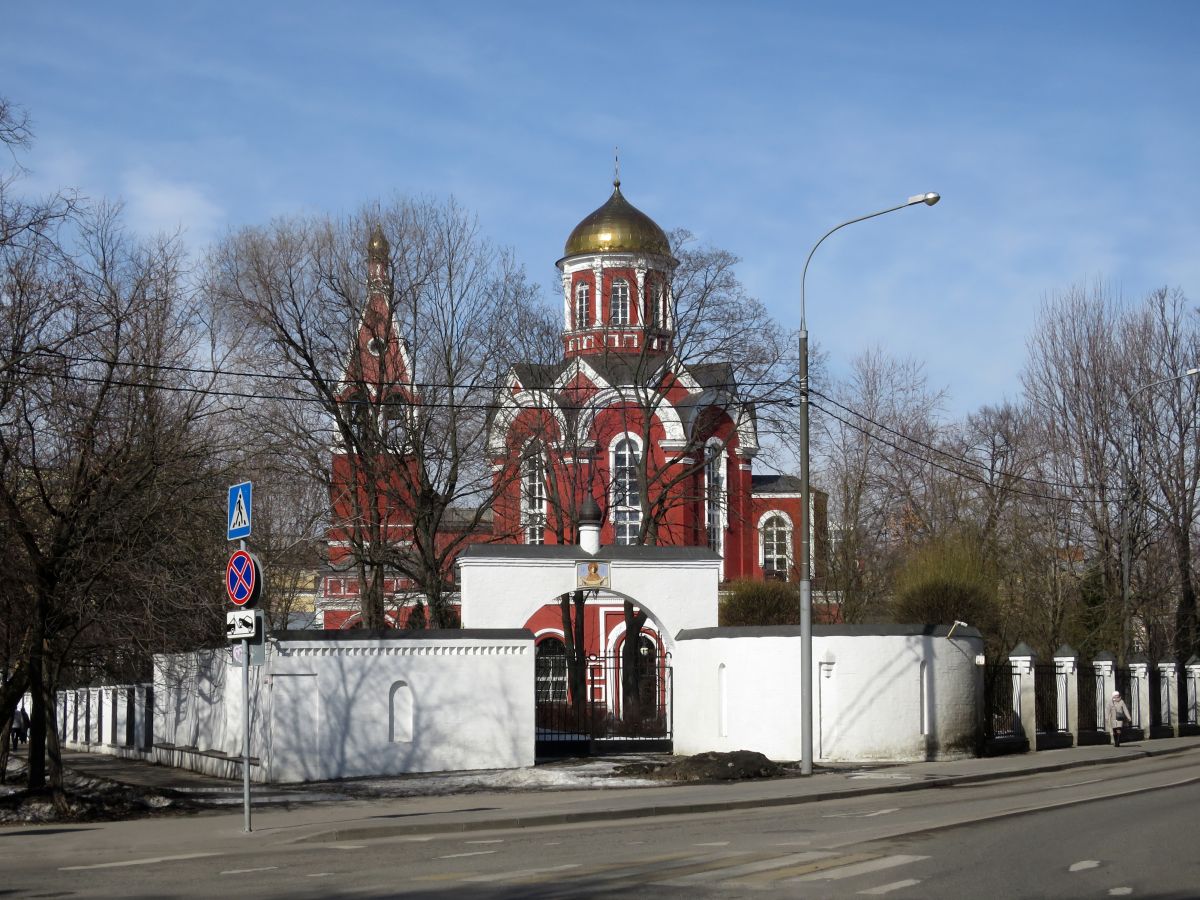 Аэропорт. Церковь Благовещения Пресвятой Богородицы в Петровском парке. дополнительная информация