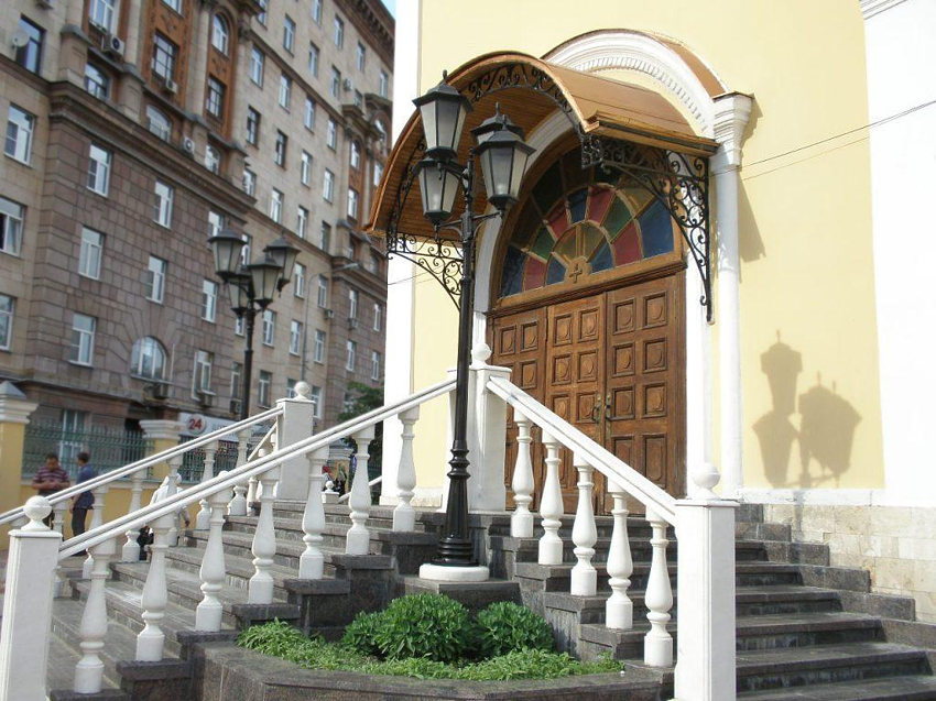 Церковь Всех Святых во Всехсвятском на Соколе, Сокол (Северный административный округ (САО), г. Москва). архитектурные детали, Лестница