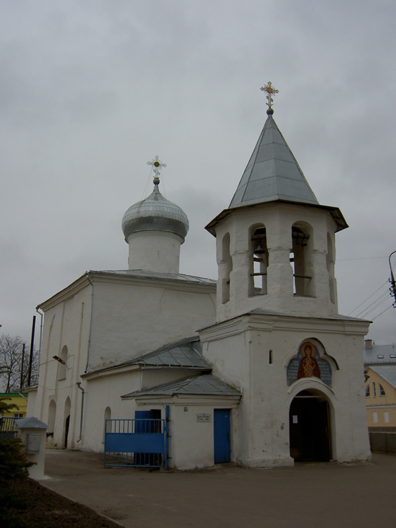 Псков. Церковь Покрова Пресвятой Богородицы от Торгу. фасады