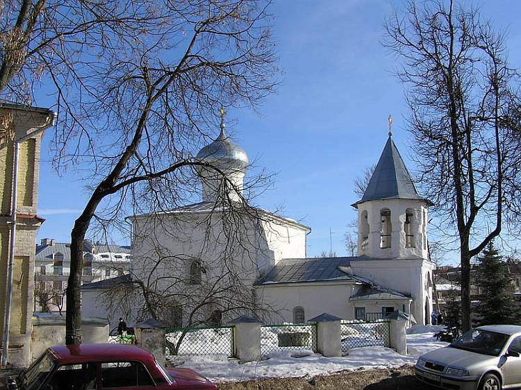 Церковь Покрова Пресвятой Богородицы от Торгу, Псков (Псков, город, Псковская область). общий вид в ландшафте