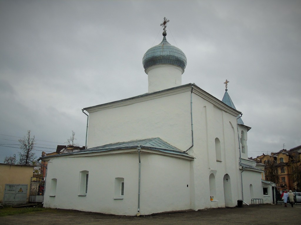 Псков. Церковь Покрова Пресвятой Богородицы от Торгу. фасады