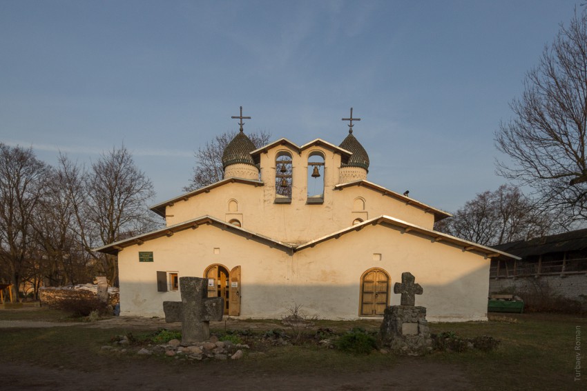 Псков. Церковь Покрова и Рождества Пресвятой Богородицы от Пролома. фасады