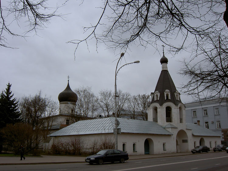 Церковь Михаила и Гавриила Архангелов с Городца, Псков (Псков, город, Псковская область). общий вид в ландшафте, Вид с С-З.