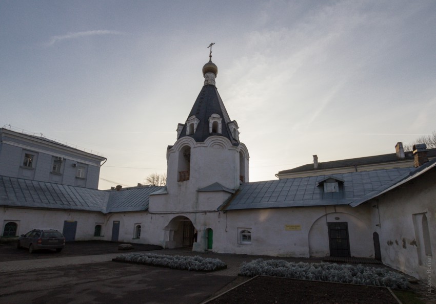 Псков. Церковь Михаила и Гавриила Архангелов с Городца. фасады