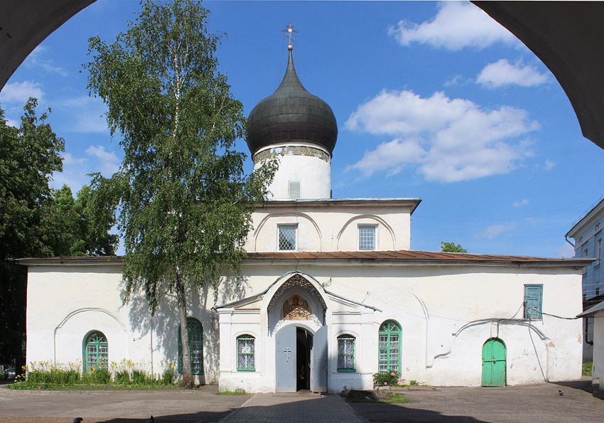 Псков. Церковь Михаила и Гавриила Архангелов с Городца. фасады