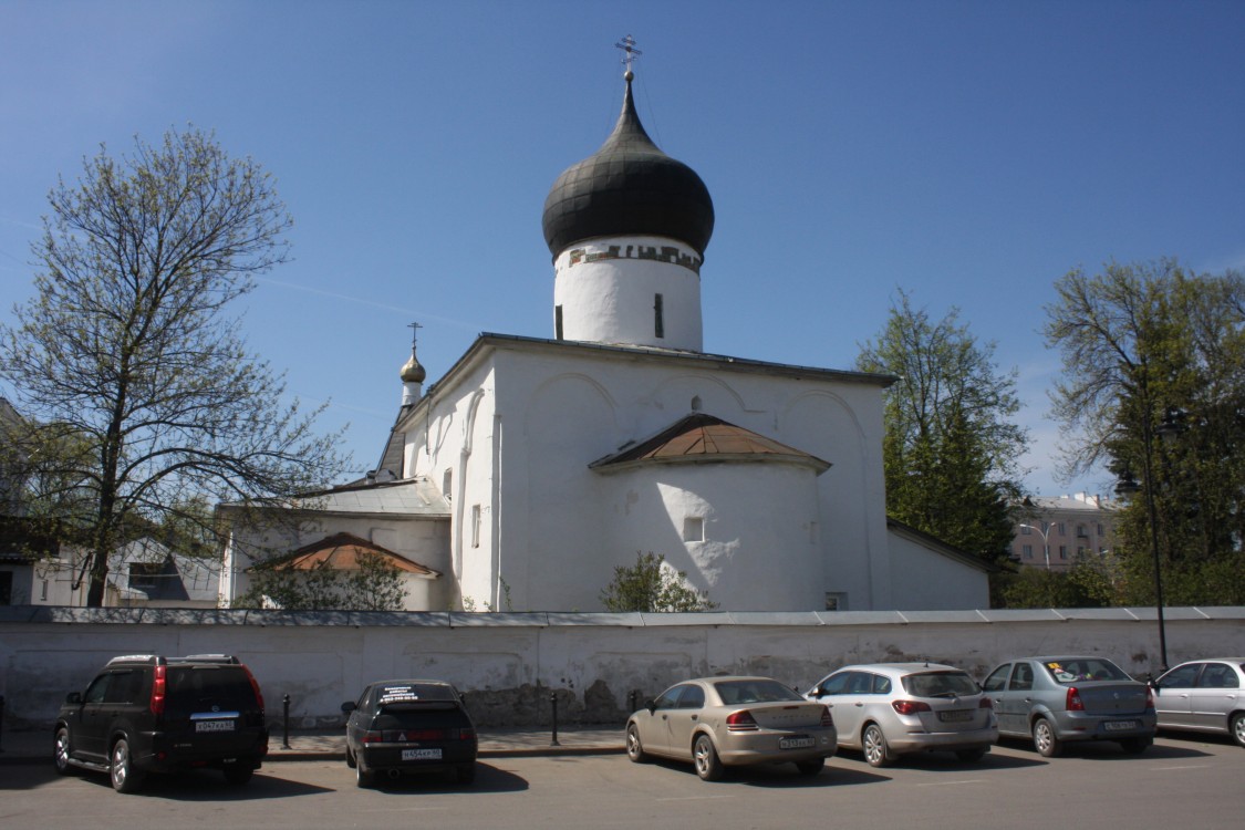 Псков. Церковь Михаила и Гавриила Архангелов с Городца. фасады