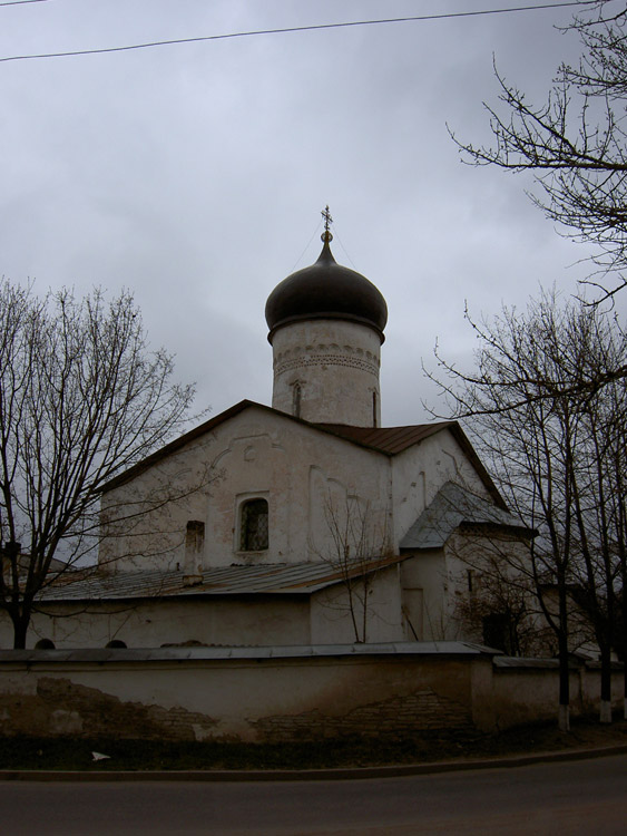 Псков. Церковь Космы и Дамиана с Примостья. фасады, Вид с Ю-В.