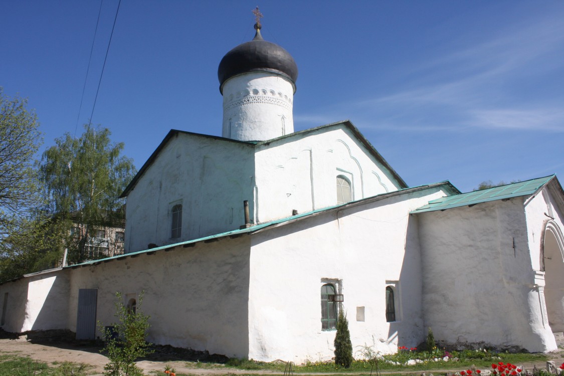 Псков. Церковь Космы и Дамиана с Примостья. фасады