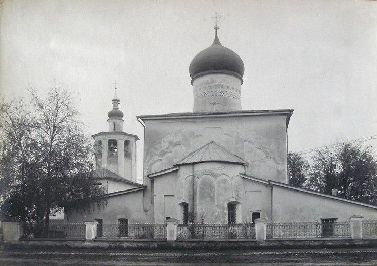 Псков. Церковь Космы и Дамиана с Примостья. архивная фотография, Церковь св. врачей бессребряников Косьмы и Дaмиана «с Примостья». XV век. Фото 1917 г. Фотограф Российской Археологической комиссии Романов К. К. Фотоархив ИИМК РАН