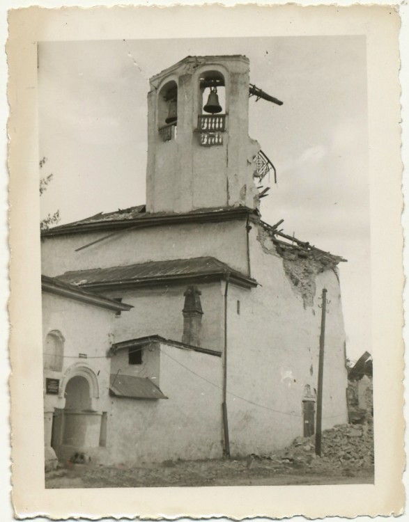 Церковь Космы и Дамиана с Примостья, Псков (Псков, город, Псковская область). архивная фотография, Разрушенная звонница. Фото 1941 г. с аукциона e-bay.de