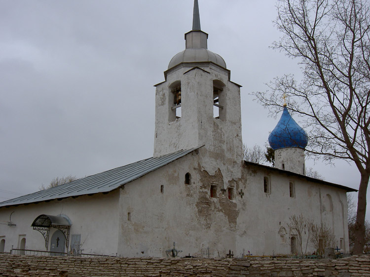 Псков. Церковь Петра и Павла на Брезе. фасады, Вид с Ю-З