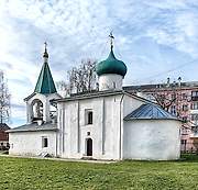 Псков. Преполовения Пятидесятницы на Спасском подворье, церковь