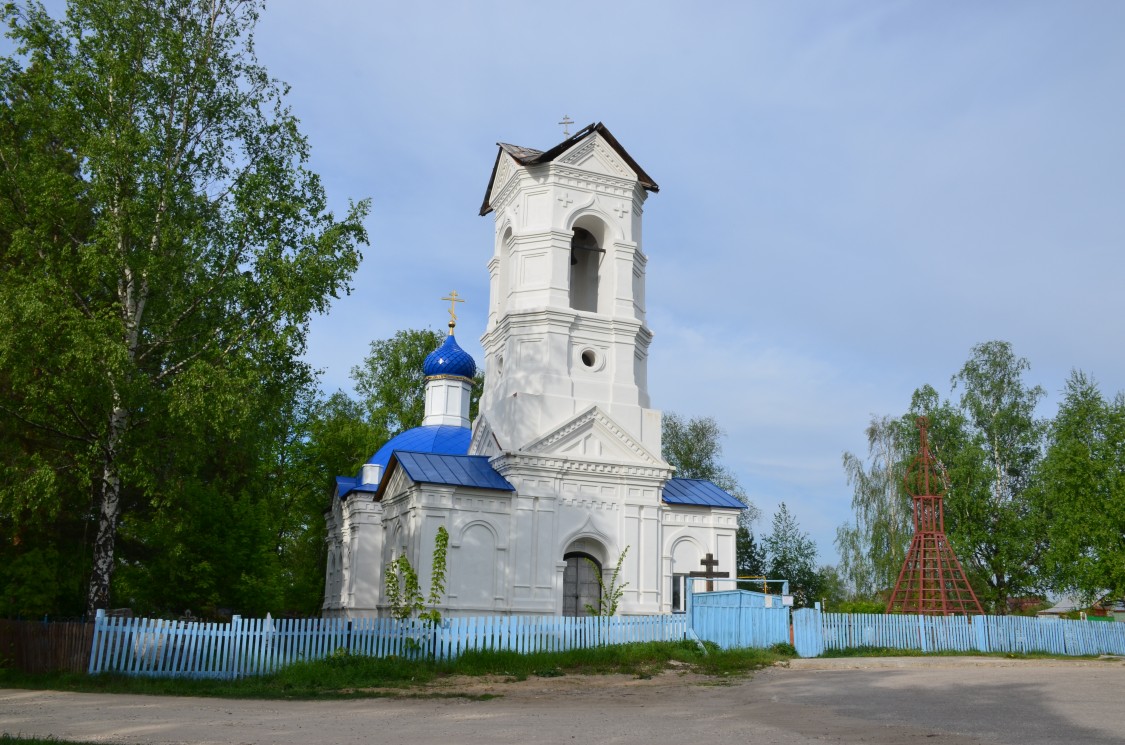 Владимир. Церковь Иоакима и Анны в Лунёве. общий вид в ландшафте