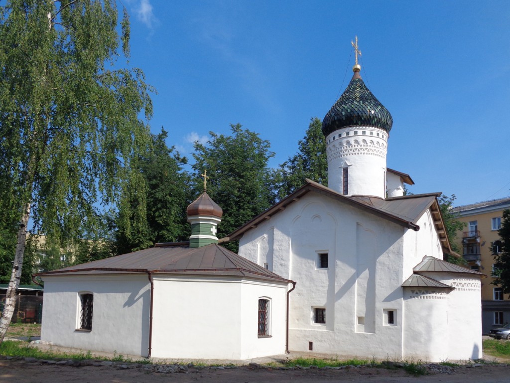 Псков. Церковь Сергия Радонежского с Залужья. фасады