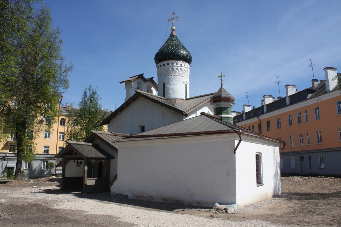 Псков. Церковь Сергия Радонежского с Залужья. фасады