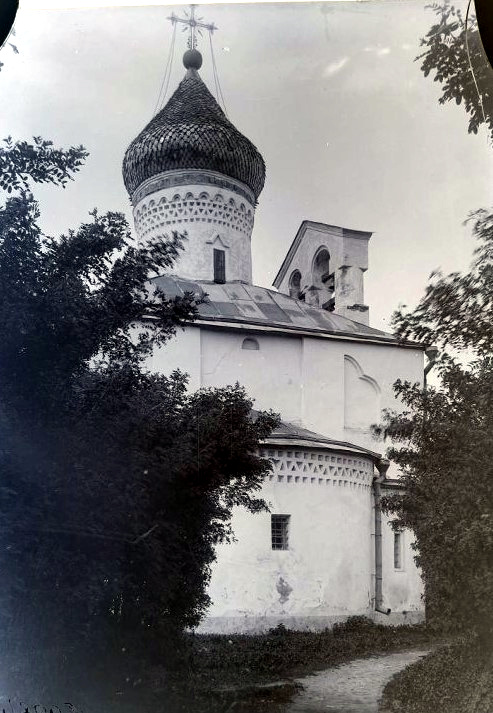 Псков. Церковь Сергия Радонежского с Залужья. архивная фотография, Общий вид с восточной стороны. Фото Виноградова Н. Д. 1916-1917 гг. из коллекции ГНИМА. (ГК №33611360)