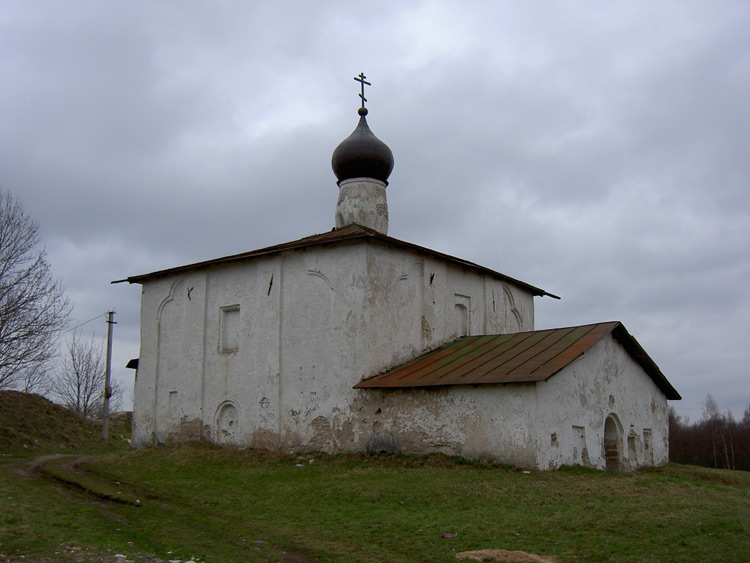 Псков. Церковь Космы и Дамиана с Гремячей Горы. фасады, Вид с С-З