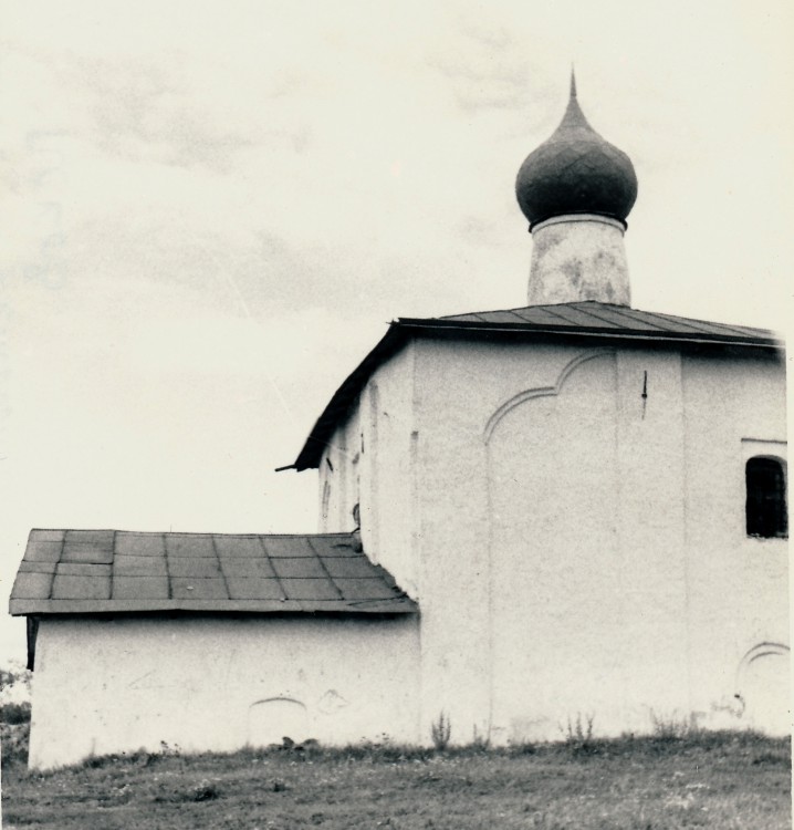 Псков. Церковь Космы и Дамиана с Гремячей Горы. фасады