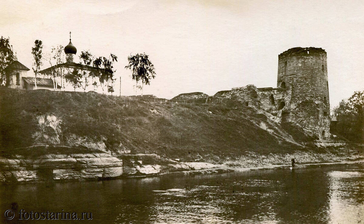 Псков. Церковь Космы и Дамиана с Гремячей Горы. архивная фотография, Фотография нач. ХХ века. 1900-1912 г.