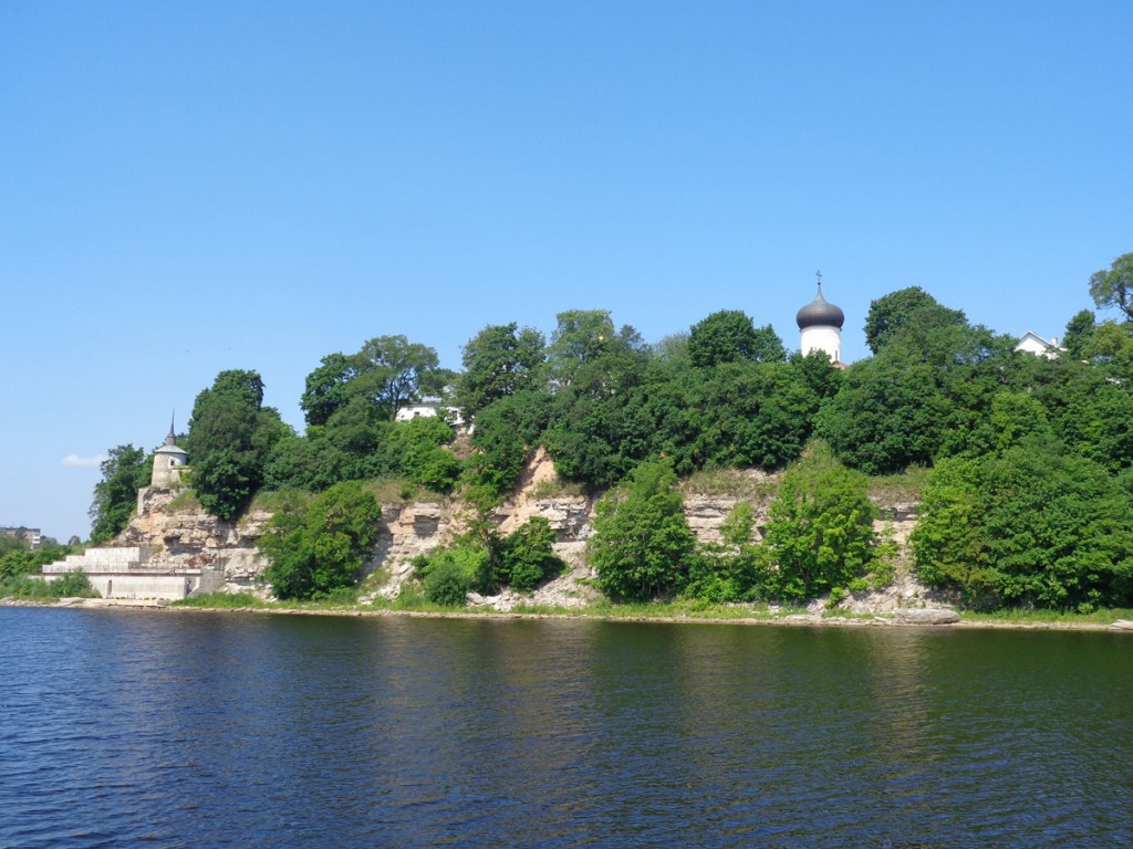 Псков. Снетогорский женский монастырь. общий вид в ландшафте