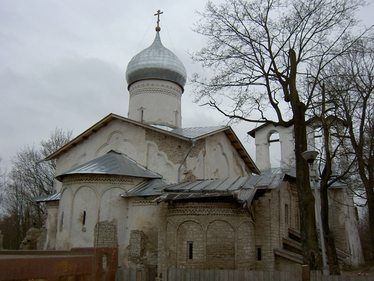 Псков. Церковь Богоявления Господня с Запсковья. фасады, Вид с В-С-В.