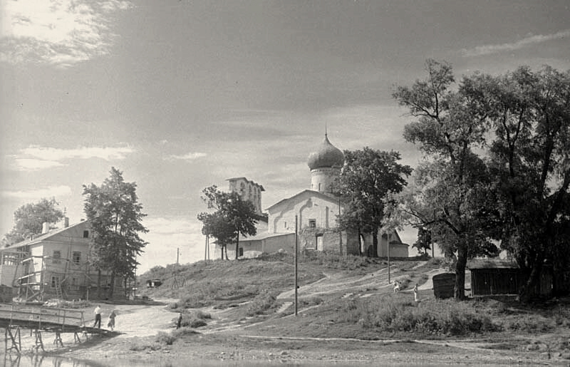 Псков. Церковь Богоявления Господня с Запсковья. архивная фотография, https://ok.ru/group/52390273876075/album/52585408757867/929185501291