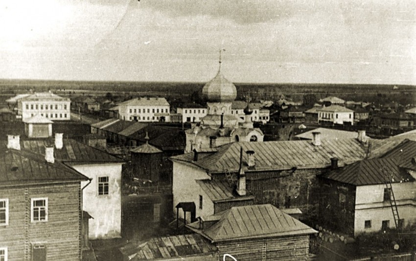 Церковь Николая Чудотворца, Данилов (Даниловский район, Ярославская область). архивная фотография, Вид на церковь с западной стороны, с каланчи. Фото начала ХХ века