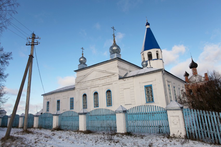 Покров. Церковь Воскресения Христова. фасады