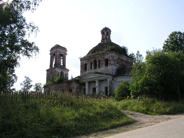 Церковь Воскресения Христова, Торопово (Даниловский район, Ярославская область). общий вид в ландшафте
