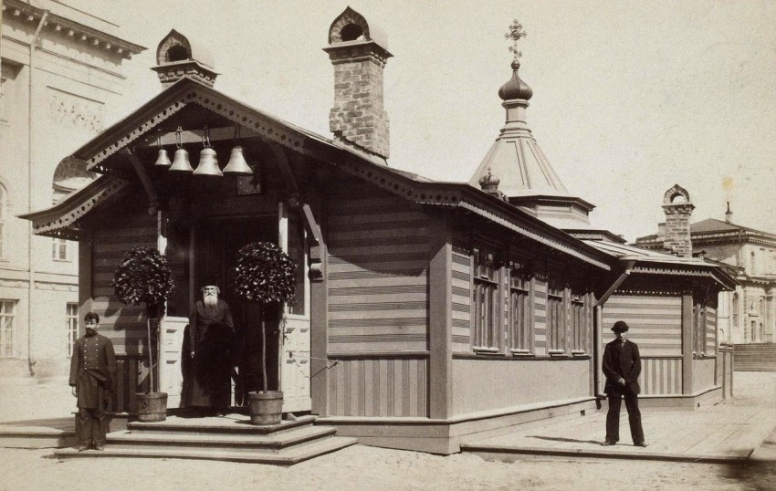 Собор Воскресения Христова, Центральный район (Санкт-Петербург, г. Санкт-Петербург). архивная фотография, Временная часовня на Конюшенной площади. Фото с сайта http://humus.livejournal.com/