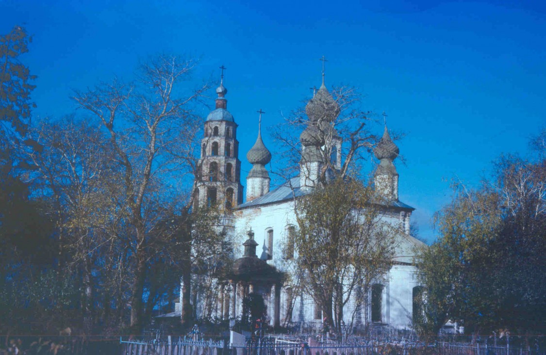 Горинское. Церковь Троицы Живоначальной. фасады, 1996