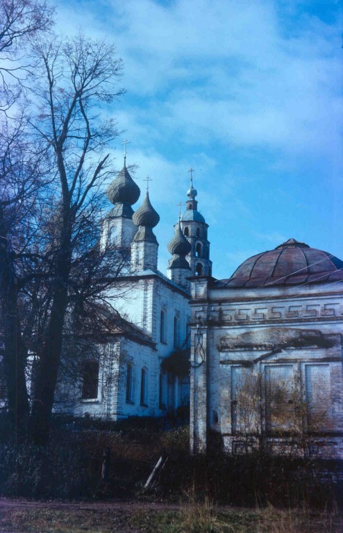 Церковь Троицы Живоначальной, Горинское (Даниловский район, Ярославская область). фасады, 1996