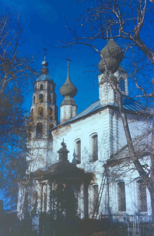 Горинское. Церковь Троицы Живоначальной. фасады, 1996