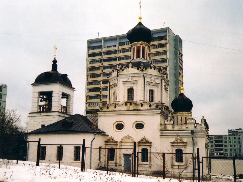 Коньково. Церковь Троицы Живоначальной в Конькове. фасады