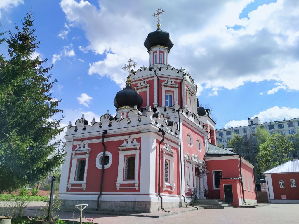 Коньково. Церковь Троицы Живоначальной в Конькове. фасады