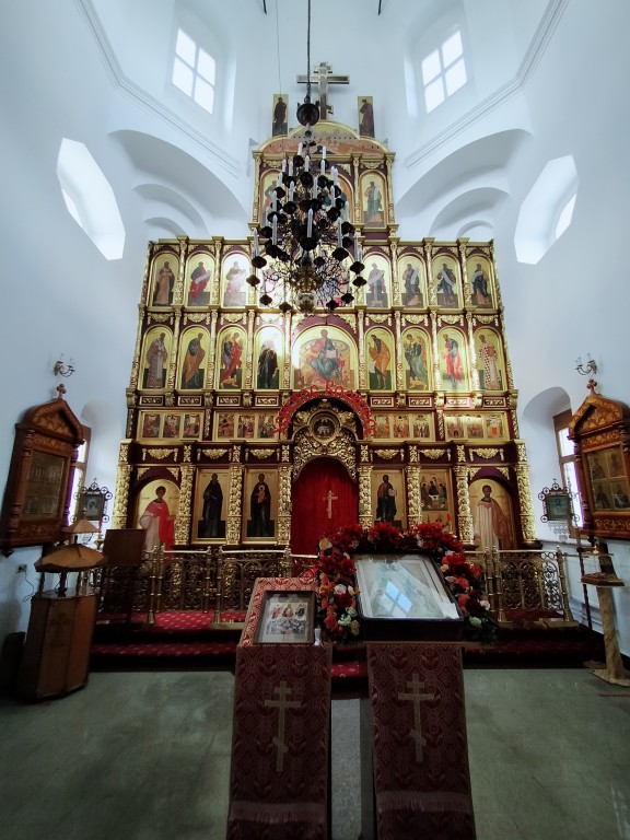 Церковь Троицы Живоначальной в Конькове, Коньково (Юго-Западный административный округ (ЮЗАО), г. Москва). интерьер и убранство, иконостас