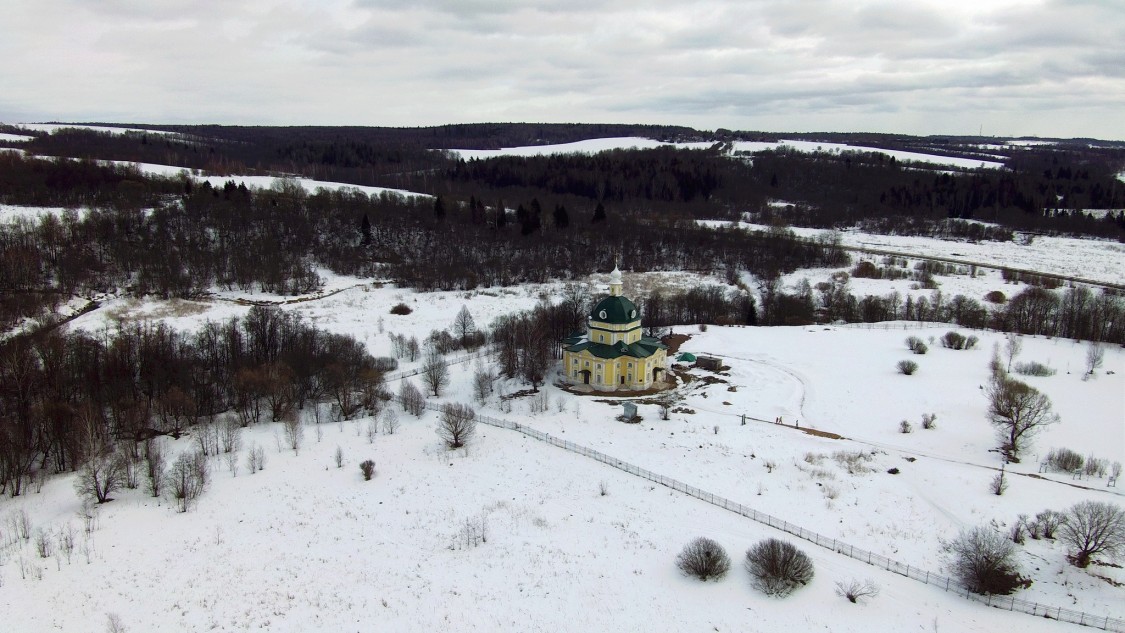 Церковь Михаила Архангела, Тараканово (Солнечногорский городской округ, Московская область). общий вид в ландшафте