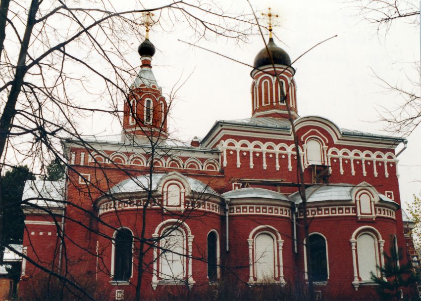 Сходня. Церковь Троицы Живоначальной. фасады