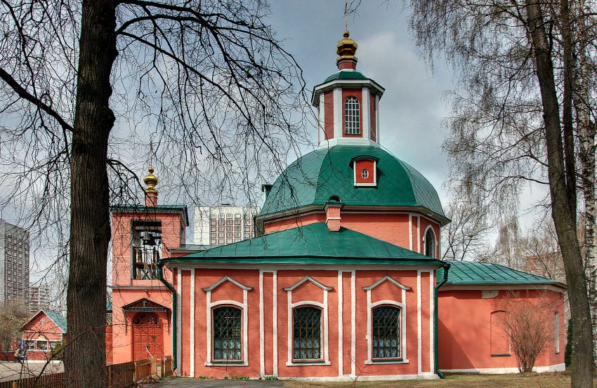 Церковь Троицы Живоначальной в Воронцове, Обручевский (Юго-Западный административный округ (ЮЗАО), г. Москва). фасады
