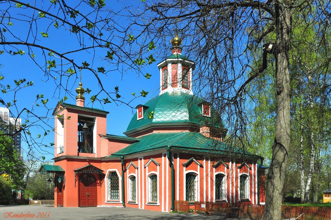 Обручевский. Церковь Троицы Живоначальной в Воронцове. фасады, Церковь Троицы Живоначальной в Воронцове. 1807. Москва, улица Академика Пилюгина